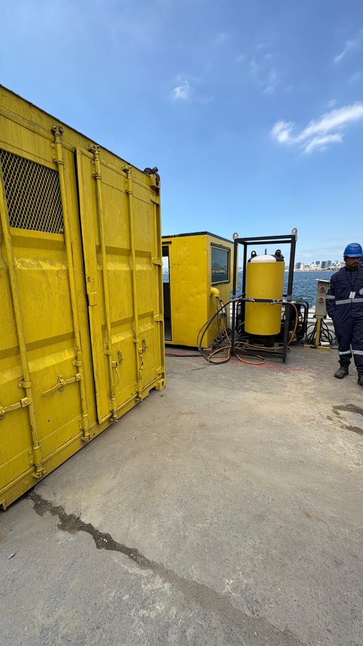 Foto de Contêineres de Apoio